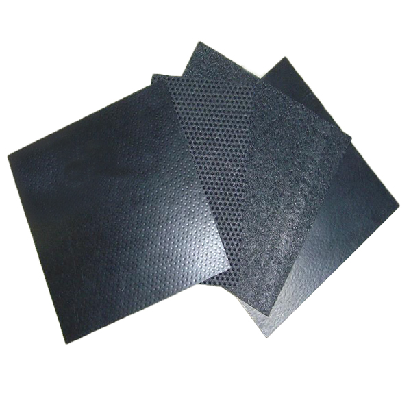 河道治理工程到底選擇土工膜好些還是膨潤土防水毯合適？